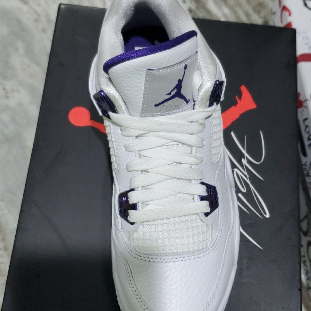 Jordan 4 Retro